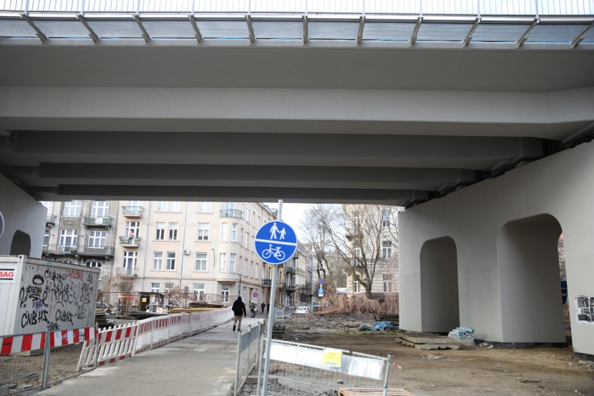Kraków. Ruszyła rozbiórka wiaduktu w centrum miasta. Wielkie zmiany w organizacji ruchu! [ZDJĘCIA]