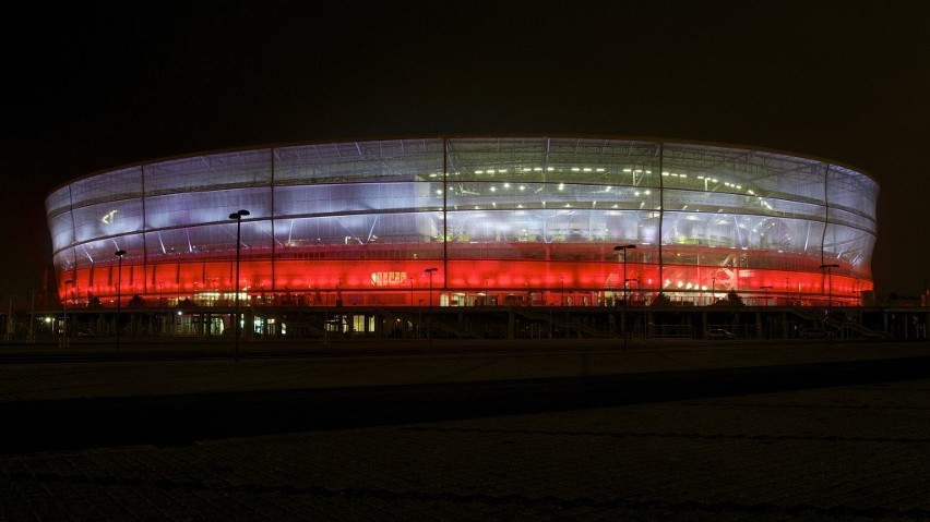 Stadion Wrocław stanie się wielką flagą Polski. Powalczy o rekord Guinnessa (ZDJĘCIA)