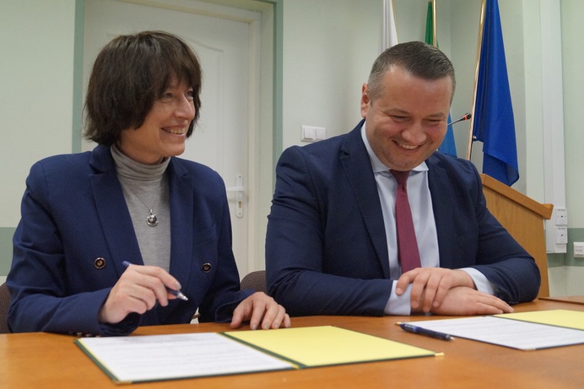 Uniwersytet Warszawski rozpoczyna współpracę z ostrołęckimi szkołami. Miasto podpisało porozumienie z Wydziałem Pedagogicznym UW