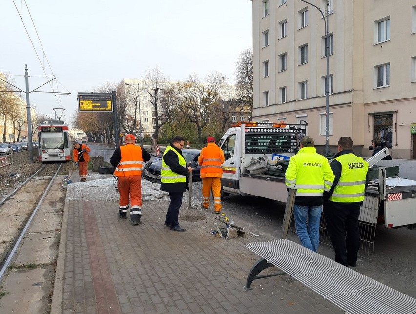 Kierowca bmw wjechał w przystanek tramwajowy. Miał ponad 2 promile! ZDJĘCIA