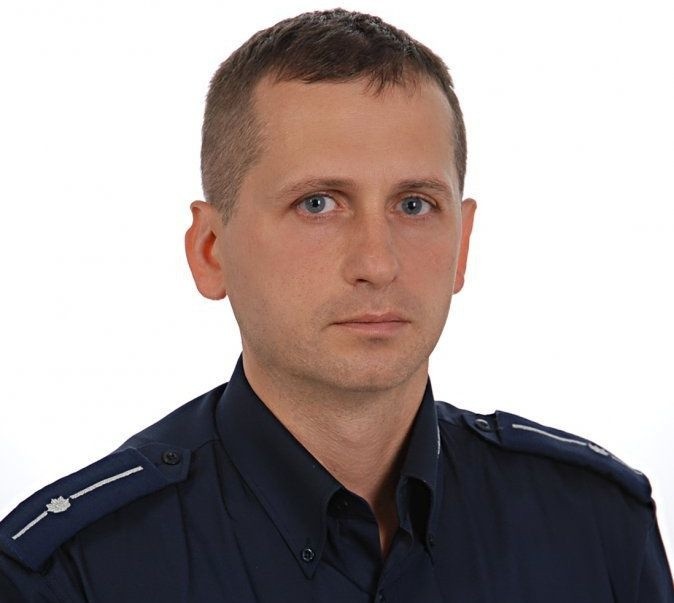 Młodszy aspirant.  Komisariat Policji w Koprzywnicy....