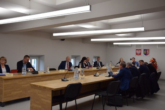 LXI sesja Rady Powiatu w Głubczycach przyniosła nieoczekiwane zmiany.