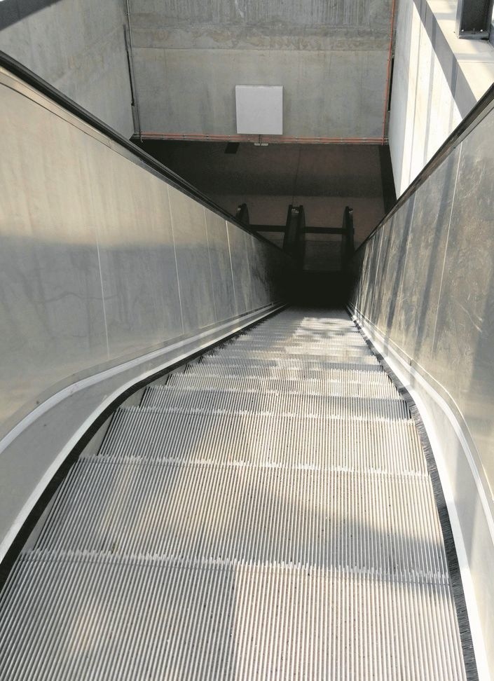 Łódź Fabryczna. (Nie)ruchome schody, nieczynne windy