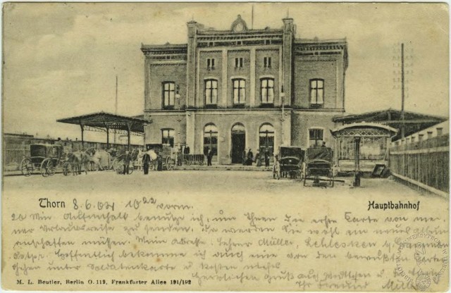 Dworzec Główny w Toruniu. W czerwcu 1900 roku przez stację przejechał pociąg specjalny perskiego szacha.