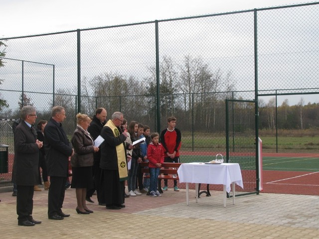 Wielofunkcyjne boisko w Kłonnie na terenie gminy Odrzywół zostało otwarte w ostatnią niedzielę.