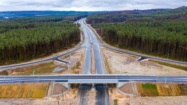 Budowa S6 na odcinku Bożepole Wielkie - Luzino. Trasą Kaszubską do Trójmiasta powinniśmy pojechać jeszcze tego lata.