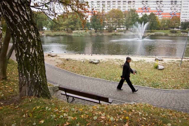 Badania wykonuje Wojewódzka Stacja Sanitarno-Epidemiologiczna w Bydgoszczy. - Prowadzone są badania mikrobiologiczne wody w zbiorniku wodnym Balaton, by sprawdzić, czy można w tym miejscu zorganizować kąpielisko - informują w Urzędzie Miasta.