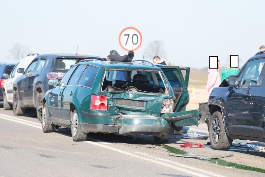 Zderzenie sześciu samochodów na trasie Słupsk - Ustka....