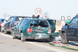 Zderzenie sześciu samochodów na trasie Słupsk - Ustka. Zalecamy objazdy (zdjęcia)