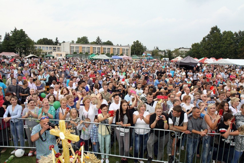 Bawił Kabaret pod Wyrwigroszem, a do tańca porwał zespół...