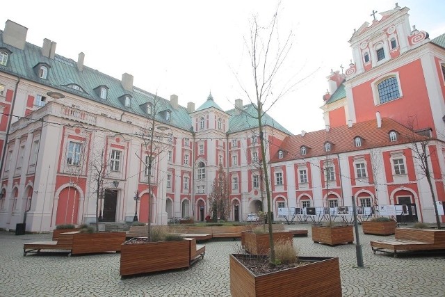 31 grudnia w sylwestra zarówno Urząd Miasta Poznania, jak i jednostki i spółki miejskie będą czynne dla interesantów. Czy jednak ich praca będzie się odbywać w standardowych godzinach?