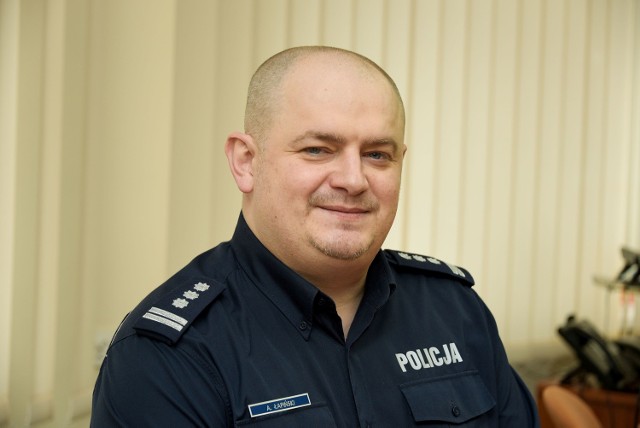 44-letni insp. Łapiński służbę rozpoczął w 1992 r.