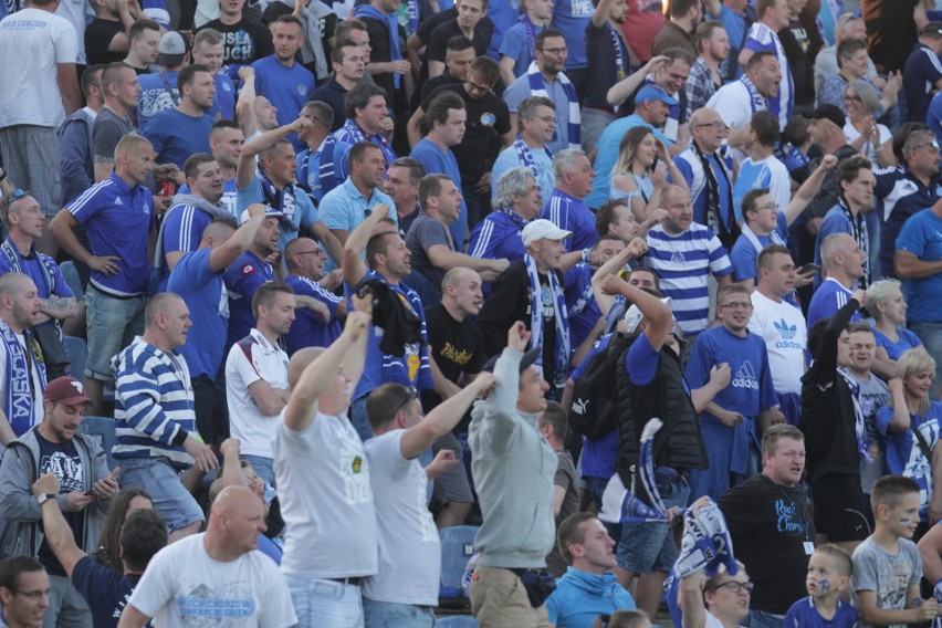 Ruch Chorzów - GKS Katowice 1:0. Tak cieszyli się kibice i piłkarze Niebieskich ZDJĘCIA