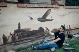 Mural upamiętnia lotnika z Malborka. Jako pierwszy na świecie wykonał przelot szybowcem nad miastem
