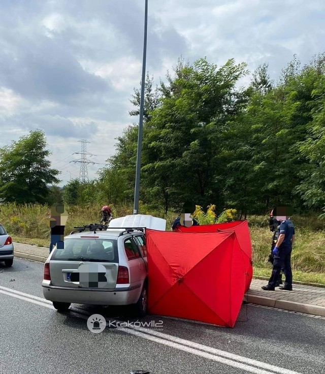 Wypadek w Krakowie na Kokotowskiej. Motocyklista zginął na miejscu.