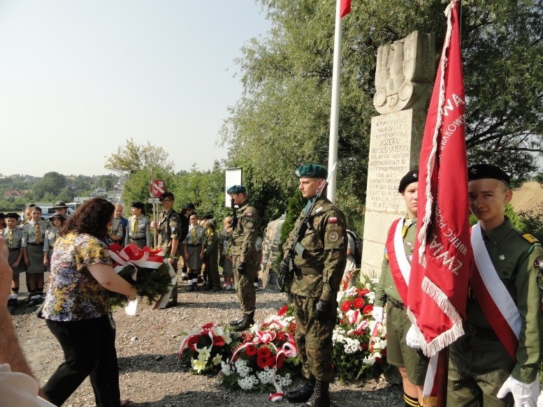 Wspomnienia przemarszu kadrówki z minionych lat