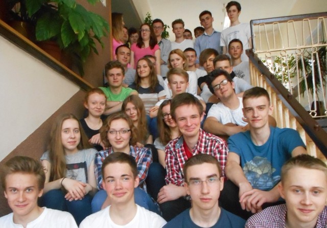 Klasa I D z Trójki - uczniowie Krzysztofa Kowalczyka - wygrała międzynarodowy konkurs „Matematyka bez granic”. 