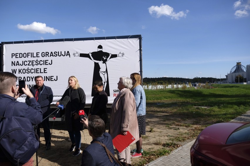 "AntyHomofobus" to akcja zespołu Świeckie Państwo Rady...