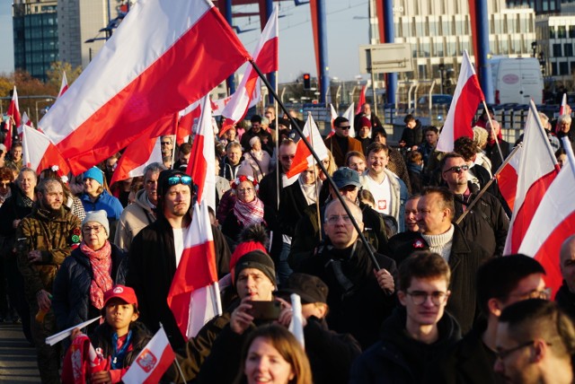 II Poznański Marsz Niepodległości miał spokojny przebieg.Więcej zdjęć --->