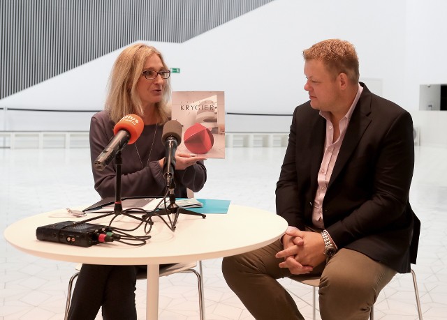 Dorota Serwa, dyrektor Filharmonii i Rune Bergmann, dyrektor artystyczny zapowiadają ciekawy sezon