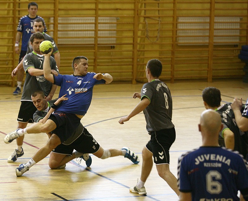 Orzeł Przeworsk- Juvenia Rzeszów (31-18)...