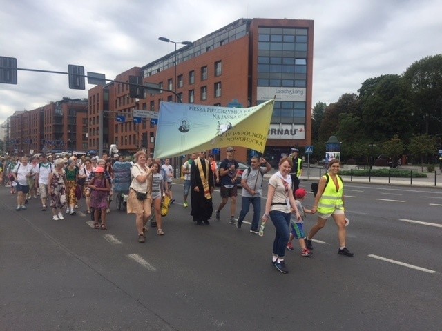 Kraków. Pielgrzymi tłumnie ruszyli na Janą Górę [ZDJĘCIA]