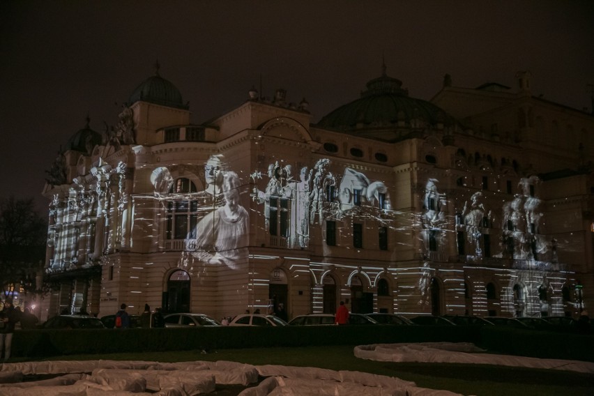 Niezwykły spektakl na fasadzie Teatru Słowackiego