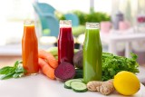 Przepisy na soki warzywne i owocowe – pomysły na smaczniejszy sok z buraka, malin, wiśni czy marchwi 