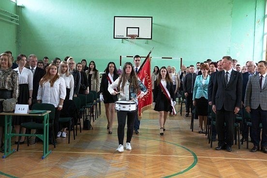 Uroczyste pożegnanie maturzystów w Zespole Szkół Centrum Kształcenia Rolniczego w Sandomierzu - Mokoszynie. Zobacz zdjęcia