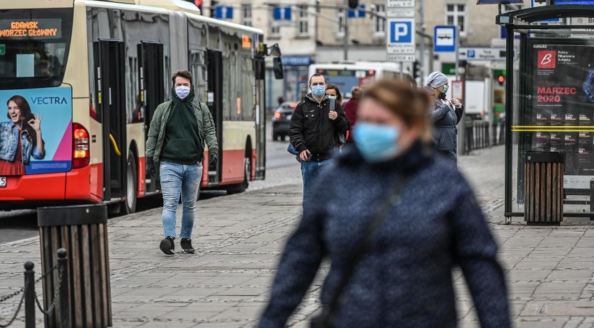 Wyróżniamy dwa rodzaje maseczek: tak zwane maseczki...