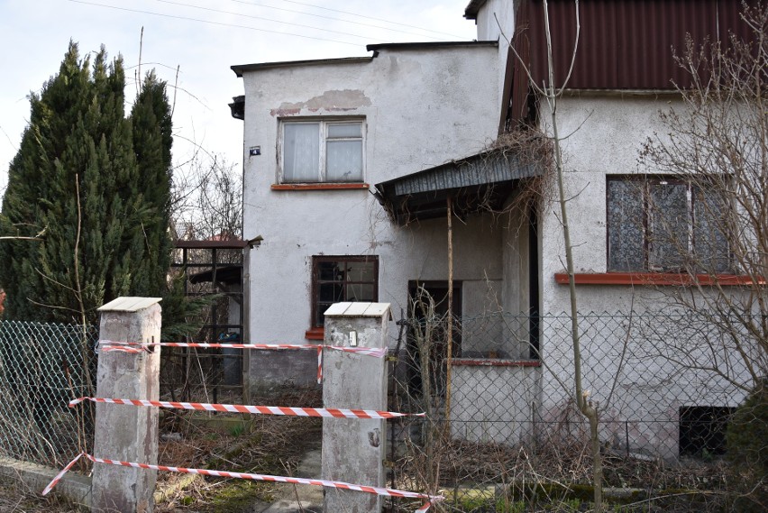 Babice koło Oświęcimia. Pożar w domu jednorodzinnym. Mieszkający tam mężczyzna trafił do szpitala