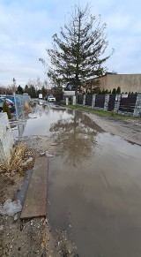 Łódź: Do domów nie mogą dojść pieszo, muszą jeździć samochodem!