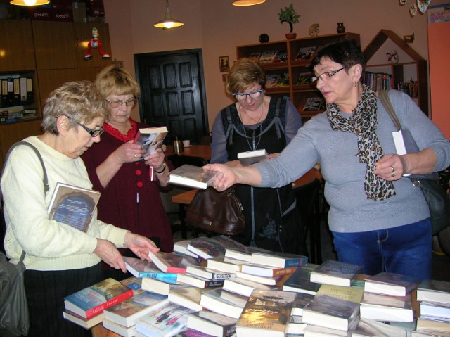 W miasteckiej bibliotece zorganizowano spotkanie z czytelnikami.