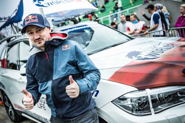 W najbliższą niedzielę Poznań znów opanują biegacze. Tym razem za sprawą uczestników Wings for Life World Run, których będzie ścigał sam Adam Małysz