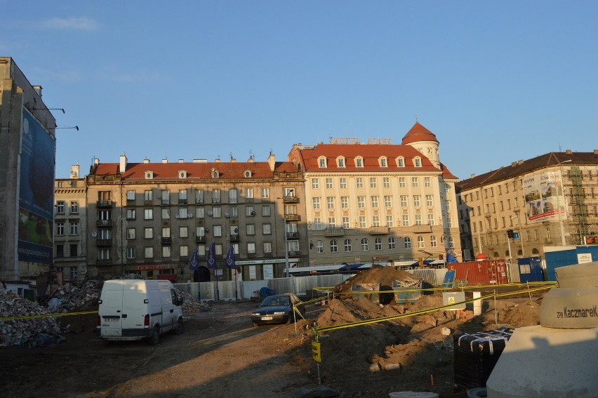 Budowa "szklanego domu" przy Dworcu Głównym PKP już wystartowała (ZDJĘCIA)