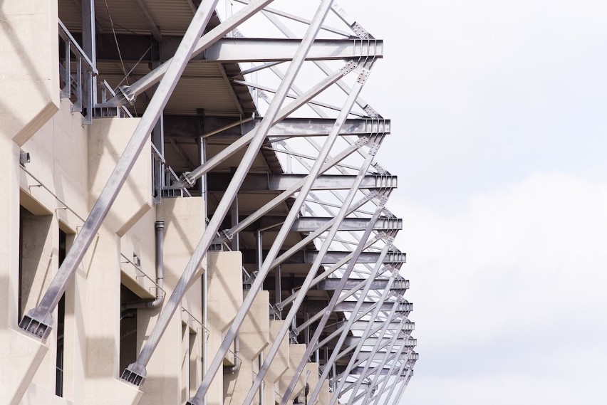 Podlaska ADMT zamontowała nowy dach na stadionie Widzewa Łódź