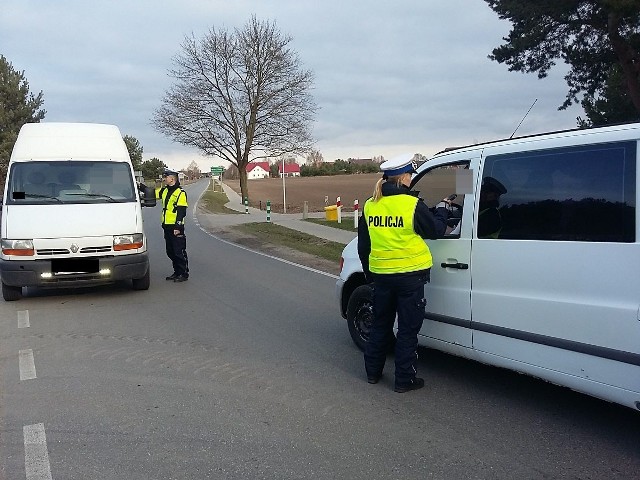 Dzisiaj policja kontrolowała kierowców w gminach: Szubin i Kcynia.