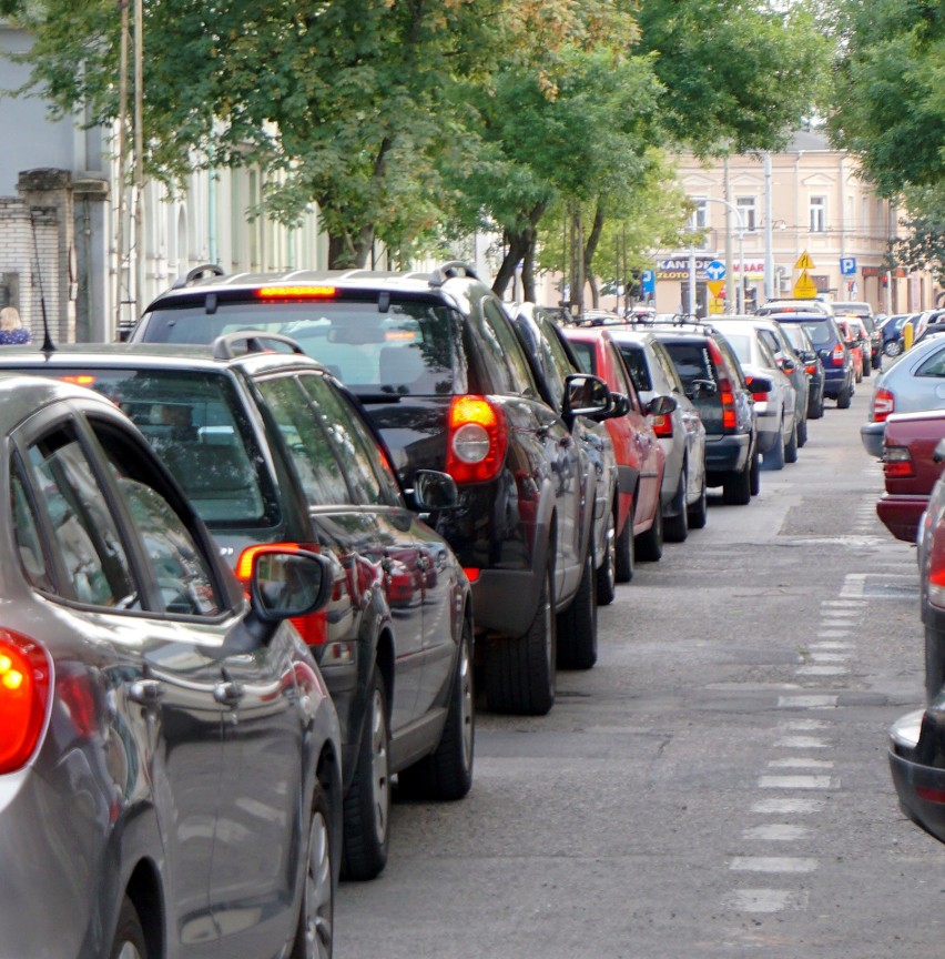 W związku z robotami przy Gali wyznaczono nowe trasy i przesunięto przystanki (ZDJĘCIA)