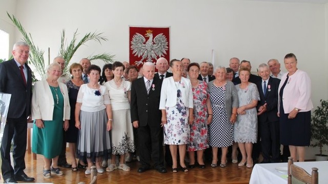 W Urzędzie Gminy w Odrzywole uhonorowano 13 par małżeńskich obchodzących jubileusz.