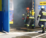 Tarnów. Kolejny miejski autobus stanął w płomieniach. Podróżowało nim osiem osób