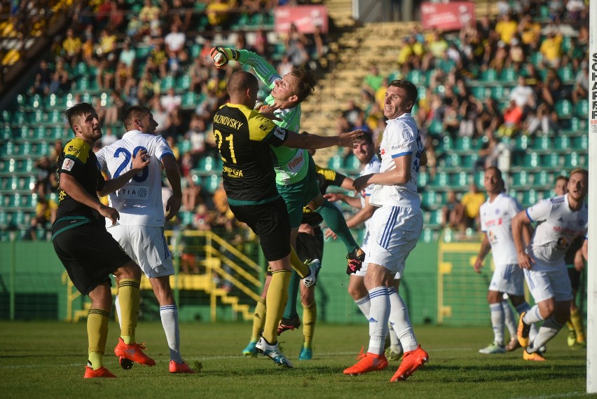 GKS Katowice przegrał na własnym stadionie z Wigrami.