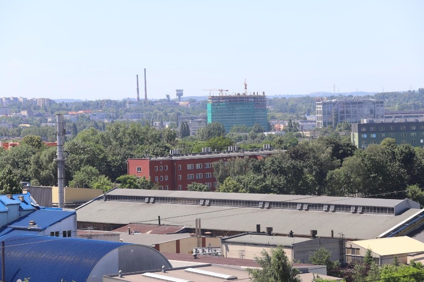 Widok na Katowice z dachu biurowca przy Konduktorskiej 33....