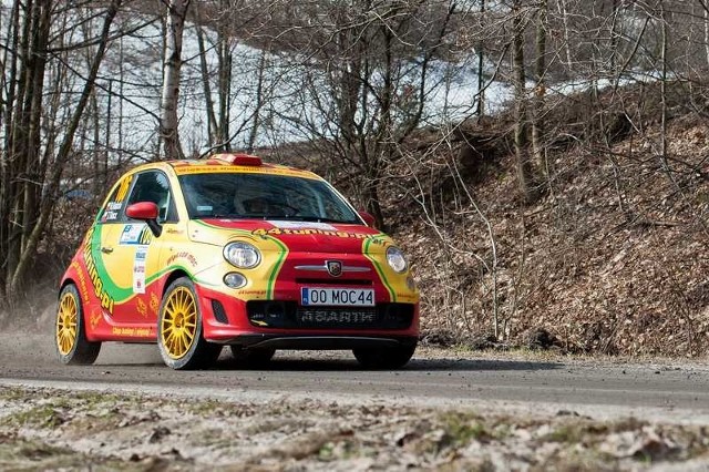 Opolska załoga jadąca abarthem 500 wywalczyła 3. miejsce w drugiej rundzie Rajdowego Pucharu Polski.