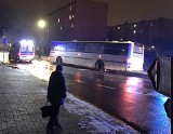 Wypadek w Sulechowie. Pieszy potrącony przez autobus. Ranny jest w szpitalu