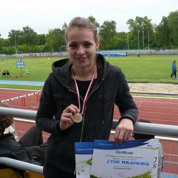 Małgorzata Zyśk przywiozła z Warszawy aż 3 medale. Szansę na kolejne będzie miała już za kilka dni na Międzynarodowych Zawodach Lekkoatletycznych w Wiedniu.