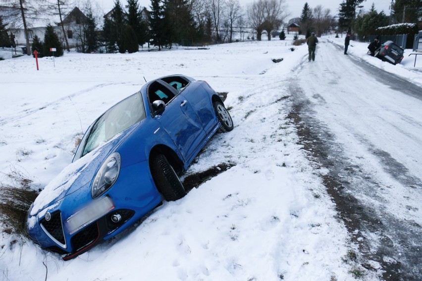 Główne drogi na Podkarpaciu są w czwartek przejezdne. Trudne...