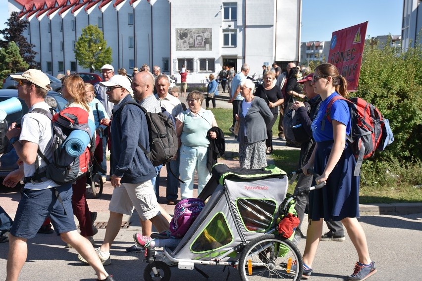 Ruszyła 29. pielgrzymka Suwałki-Wilno. Setki pielgrzymów w drodze do Ostrej Bramy (zdjęcia)