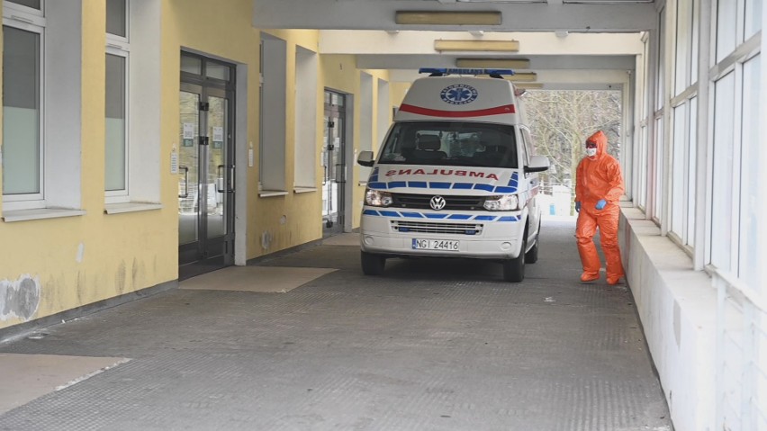 Na pierwszej linii frontu walki z epidemią. Co dzieje się za zamkniętymi drzwiami szpitala zakaźnego w Gdańsku?