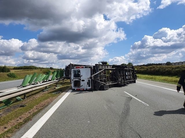 W okolicach Nowego Tomyśla, na 116 kilometrze autostrady A2 doszło do wypadku po godzinie 11. 