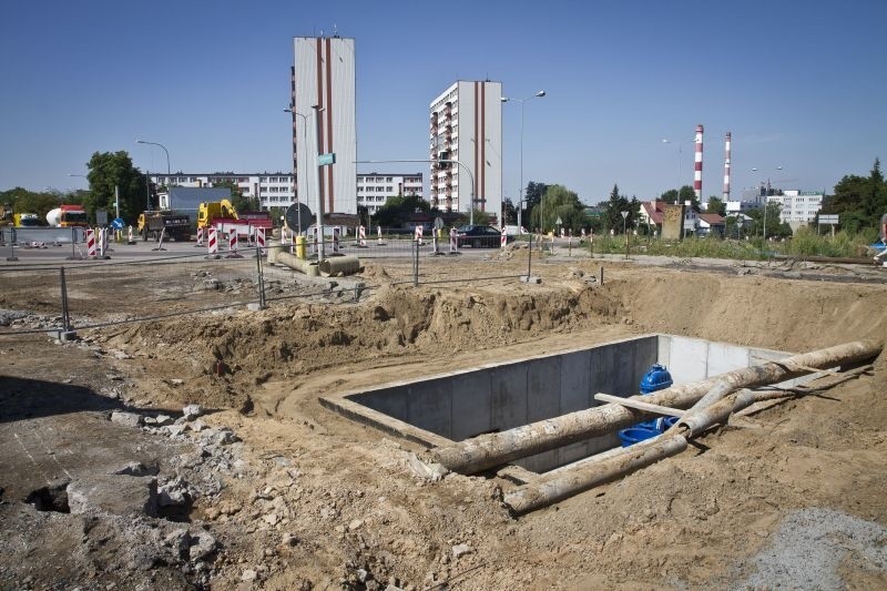 Drogowcy budują tunel [ZDJĘCIA]. Coraz poważniejsze utrudnienia